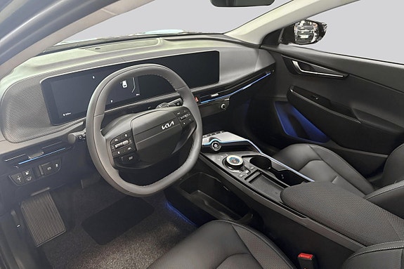 Kia EV6 8 of 16
