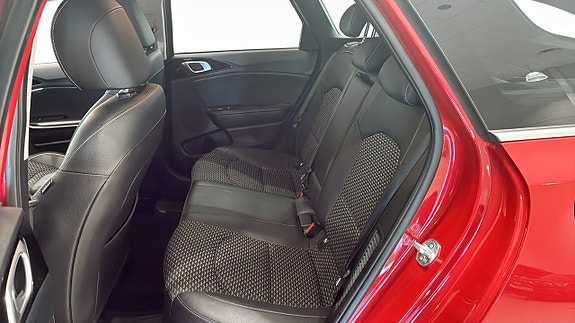 Kia Ceed 9 of 21