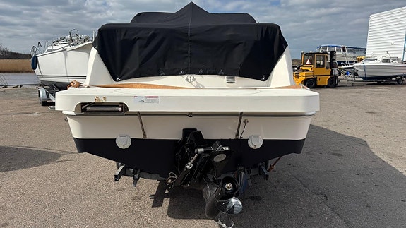 Quicksilver 640 Active / Mercruiser 4,3 MPI -11 8 of 12