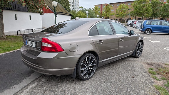 Volvo S80 4 of 6