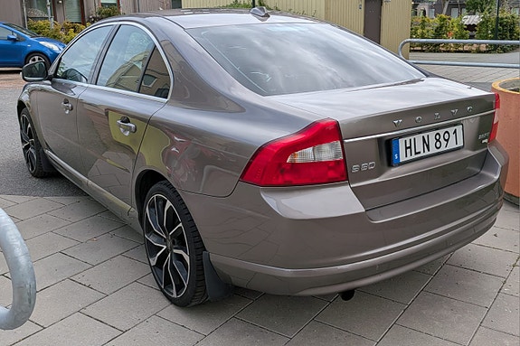 Volvo S80 4 of 8