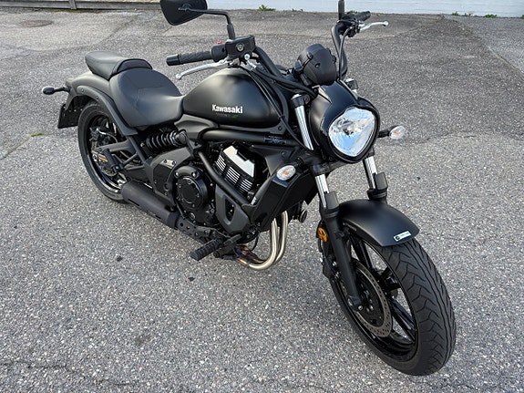 Kawasaki Vulcan S 650 2 of 4