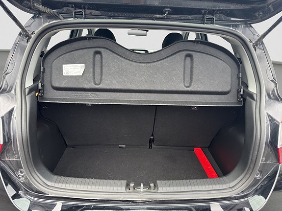 Hyundai i10 14 of 15