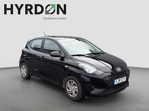 Hyundai i10 2 of 15