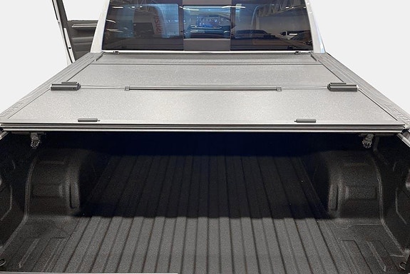Chevrolet Silverado 1500 16 of 23