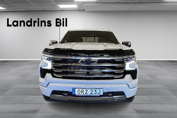 Chevrolet Silverado 1500 2 of 23