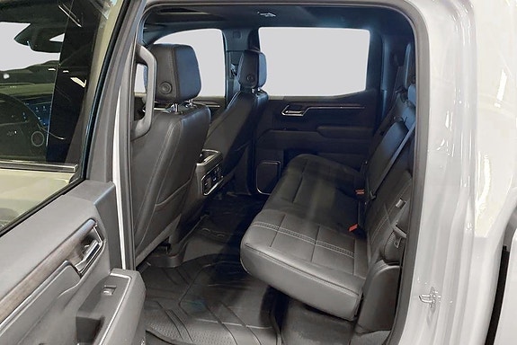Chevrolet Silverado 1500 9 of 23
