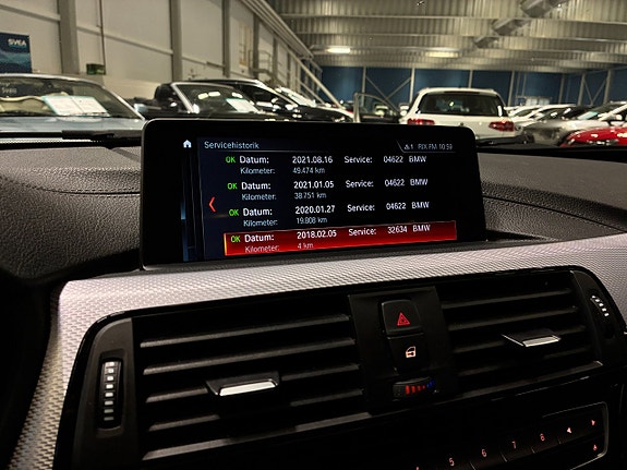 BMW 330i 27 of 28