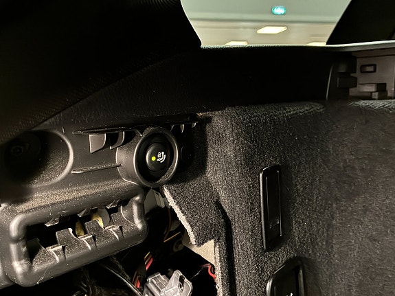 BMW 330i 25 of 28