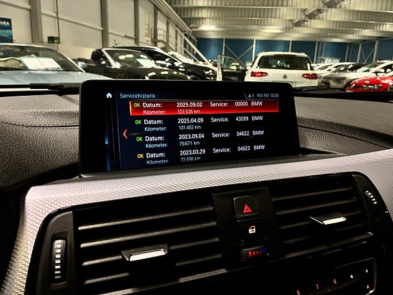 BMW 330i 26 of 28