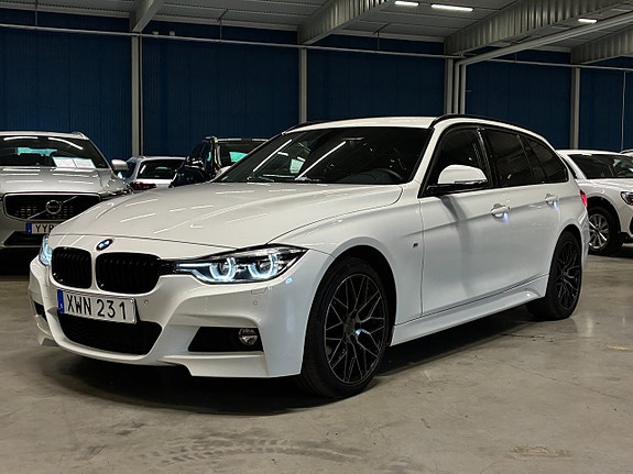BMW 330i 7 of 28