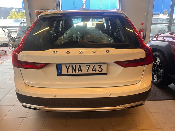 Volvo V90 Cross Country 7 of 22