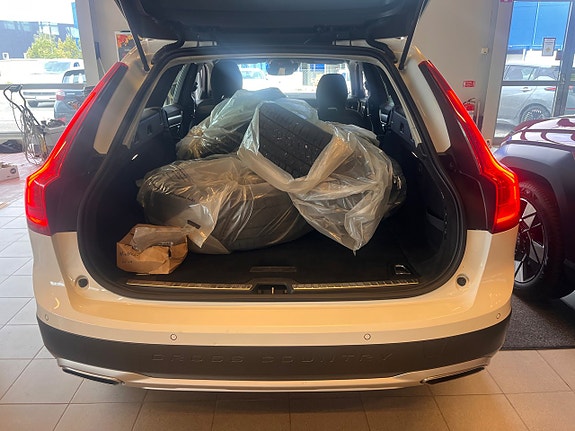 Volvo V90 Cross Country 8 of 22