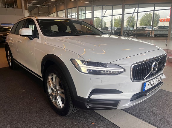 Volvo V90 Cross Country 3 of 22