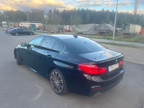 BMW 530e 5 of 8