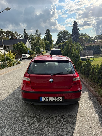 BMW 118i 5 of 7