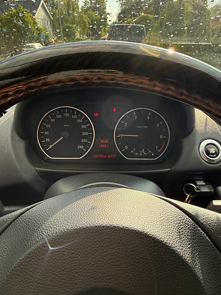 BMW 118i 6 of 7