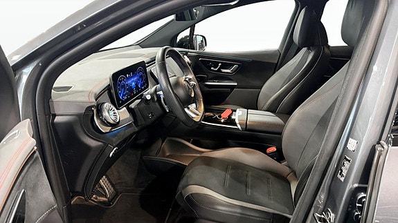 Mercedes-Benz EQE500 SUV 10 of 12