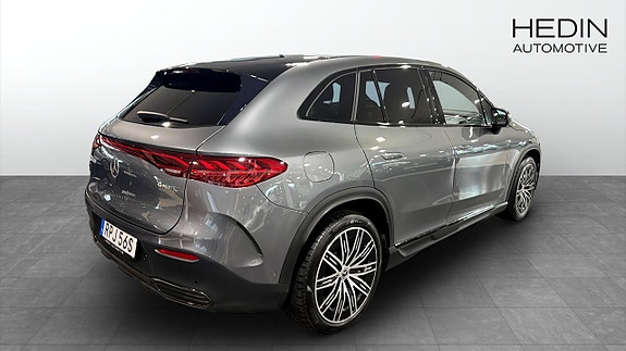 Mercedes-Benz EQE500 SUV 4 of 12