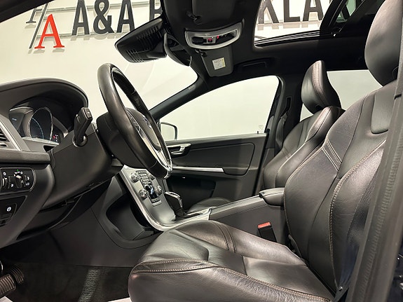 Volvo XC60 14 of 30