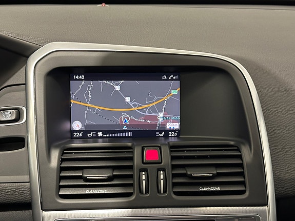 Volvo XC60 23 of 30