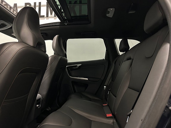 Volvo XC60 16 of 30