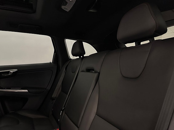 Volvo XC60 17 of 30