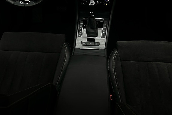 Skoda Superb 9 of 28