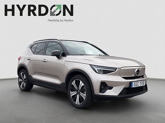 Volvo XC40 3 of 22