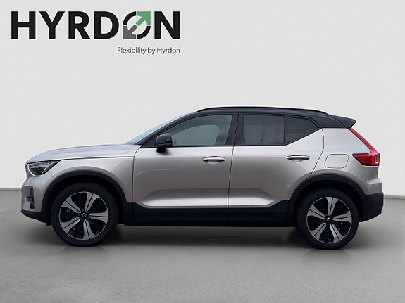 Volvo XC40 7 of 22