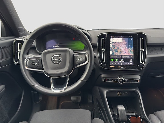 Volvo XC40 10 of 22
