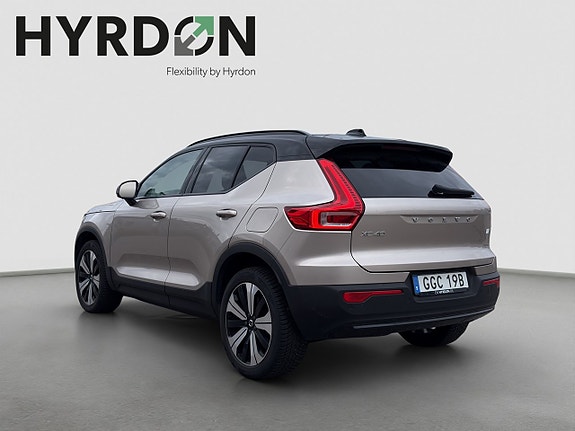 Volvo XC40 6 of 22