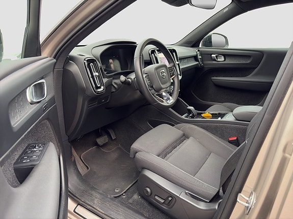 Volvo XC40 9 of 22