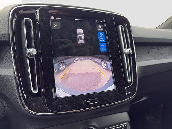 Volvo XC40 17 of 22