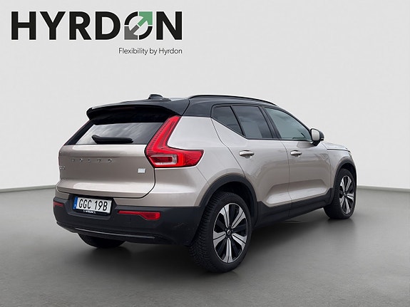 Volvo XC40 4 of 22