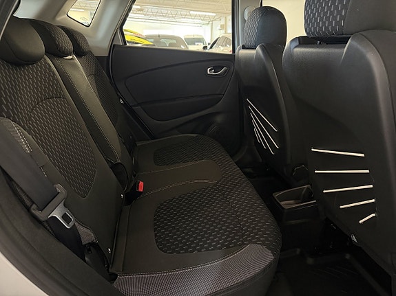 Renault Captur 12 of 12
