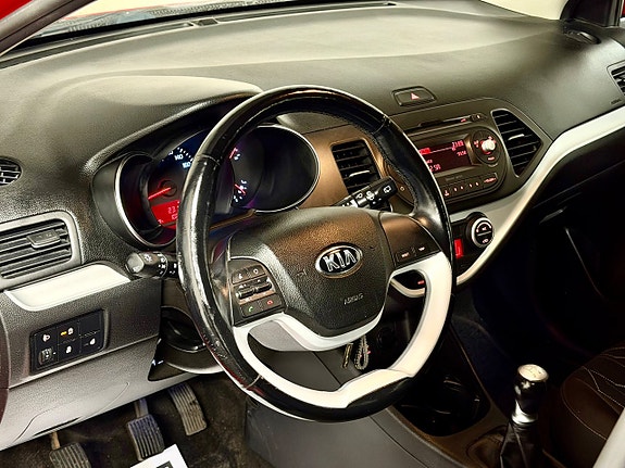 Kia Picanto 8 of 16