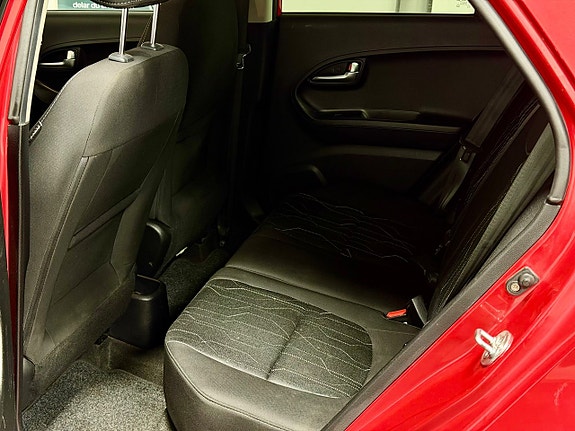 Kia Picanto 11 of 16