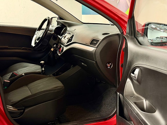 Kia Picanto 9 of 16