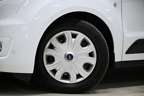 Ford Transit Connect 4 of 29