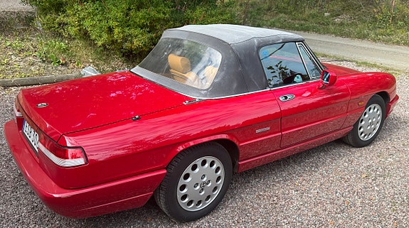 Alfa Romeo Spider 6 of 8