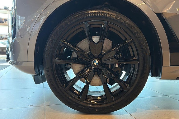 BMW X7 22 of 22