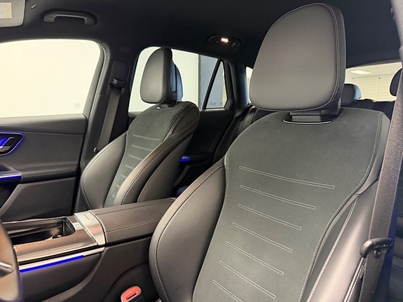 Mercedes-Benz GLC300 de 10 of 25