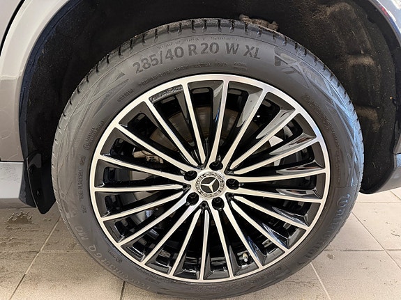 Mercedes-Benz GLC300 de 25 of 25