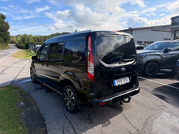 Ford Connect Tourneo 4 of 12