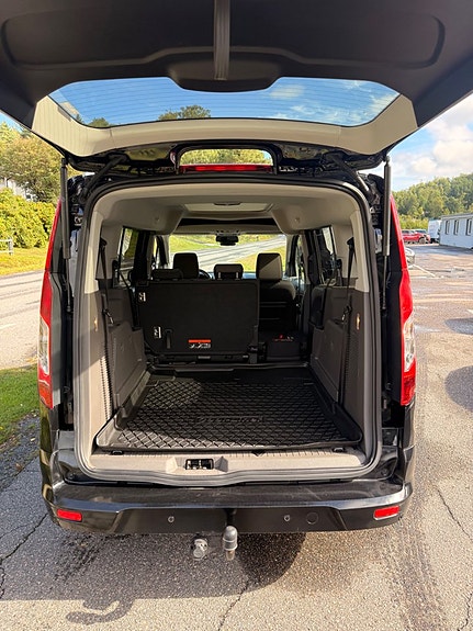 Ford Connect Tourneo 5 of 12