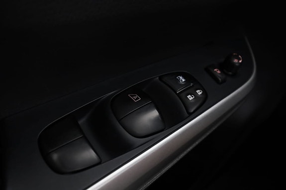 Nissan Navara 30 of 30
