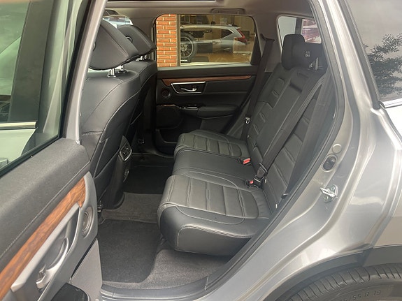 Honda CR-V 8 of 11