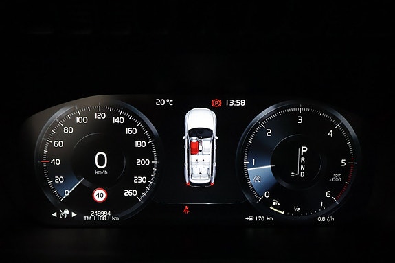 Volvo XC90 17 of 26
