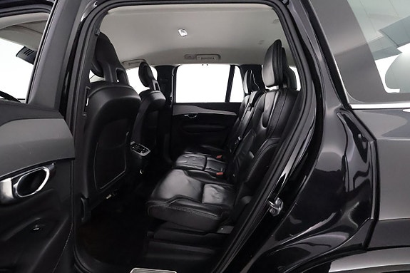 Volvo XC90 12 of 26